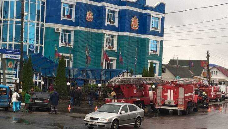 В Гостином дворе Брянска потушен пожар в сауне, эвакуировано 20 человек