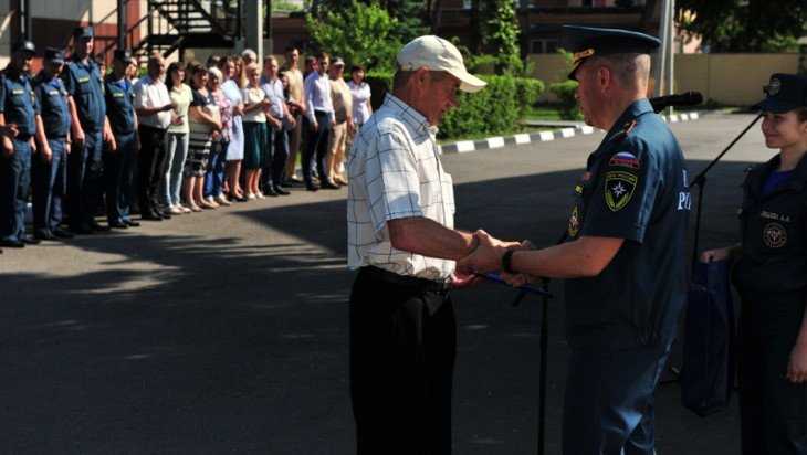 БрÑнца наградили за ÑпаÑение тонувших в карьере отца Ñ Ð´Ð¾Ñ‡ÐºÐ¾Ð¹