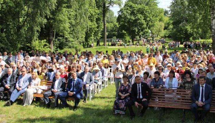 Брянцев пригласили на тютчевский праздник поэзии в Овстуге
