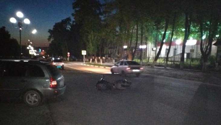 Ð ÑенÑÑе ÐÑÑÑкова пÑÑнÑй паÑÐµÐ½Ñ Ð½Ð° мопеде попал под легковÑÑкÑ