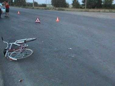 На брянской автодороге  велосипедистка попала под «иномарку»