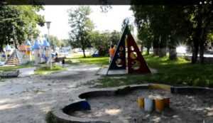 В брянском парке машина с кавказцами сбила двухлетнего ребёнка