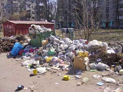 «Чистый город» расторг договор с властями – Брянск завален мусором