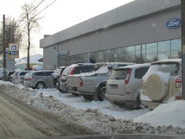 Убирать снег в Брянске будут 132 машины – вдвое меньше нужного