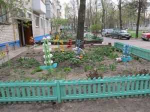 В Брянске среди грязи и бездорожья нашли лучшие дворики (ФОТО)