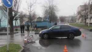 В Брянске  женщина на иномарке врезалась в пожилого велосипедиста