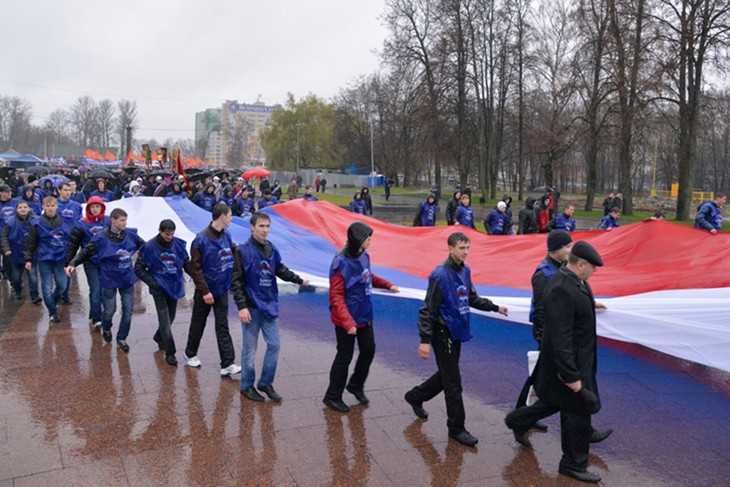 День народного единства прошел в Брянске с дождем, но без губернатора