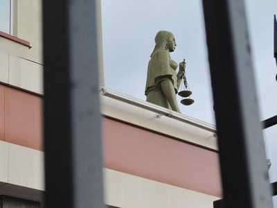 Со служащих брянских судов потребовали деньги на «губернаторскую елку»