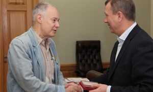 Корчагину и Шарапову брянский губернатор вручил медаль