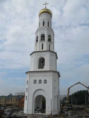 Митрополит заверил, что колокольня брянского собора не разрушится