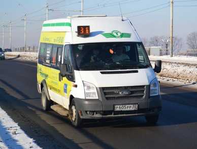 В Брянске грузовик врезался в маршрутку с пассажирами