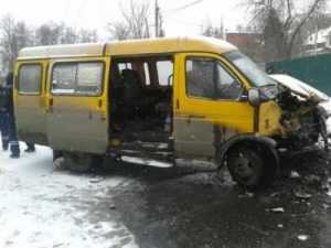 В Брянске маршрутка врезалась в автобус