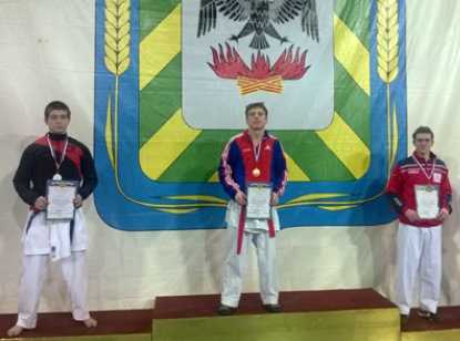 Брянские каратисты завоевали три медали на первенстве ЦФО