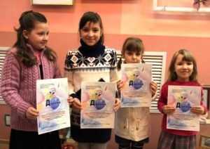«Добрый журавлик» организовал в Брянске выставку работ онкобольных детей