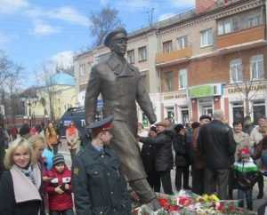 За открытием памятника Гагарину в Брянске наблюдали космонавты с орбиты