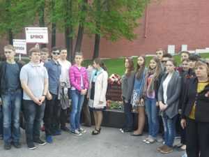 Брянские школьники побывали на линейке памяти в Москве