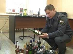 В брянском гараже полиция изъяла 1800 бутылок опасного алкоголя