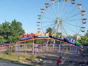 В брянском парке «Соловьи»  карусель покалечила детей