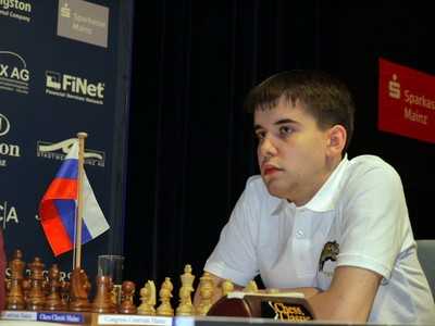 Брянский шахматист Ян Непомнящий делит лидерство на чемпионате мира