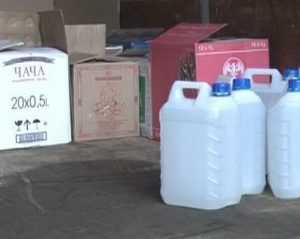 Брянские полицейские изъяли в гараже 1000 бутылок поддельного алкоголя