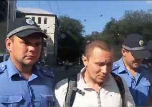 В Харькове с подачи нацистов парня задержали за Георгиевскую ленточку