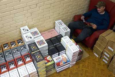 Дизайнер, назвавший Брянск «унылой деревней», подарил ему 15 книг