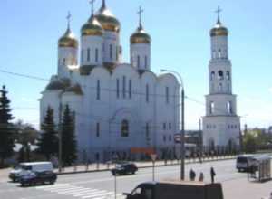 В Брянск доставили мощи святых Манефы Гомельской и Иоанна Кормянского
