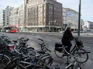 Предвыборные чудеса: в Брянске проложили куцую велодорожку