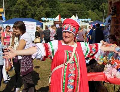 Свенская ярмарка в Брянске: веселье, дым, чиновники, женьшень, бараны
