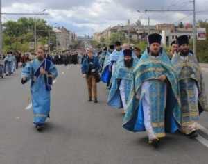 Более 10 тысяч паломников прошли Крестным ходом по Брянску