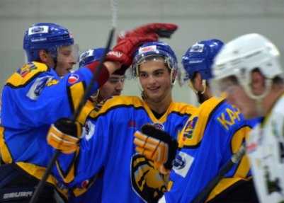 Хоккейный клуб «Брянск» одержал третью победу в МХЛ, одолев «Клин»