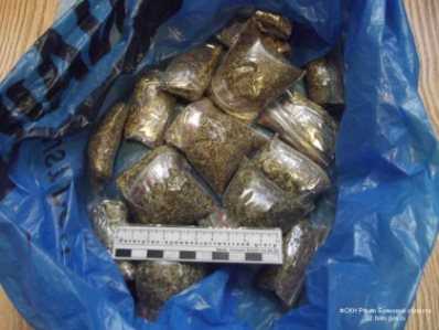 В Брянске у наркоторговца изъяли 44 свёртка со «спайсами»