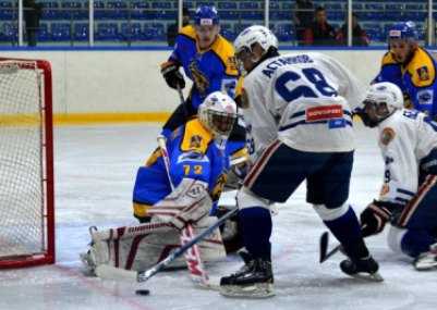 Хоккеисты «Брянска» неожиданно проиграли белорусам