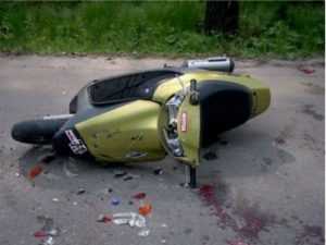 В Климове разбился скутерист, под Навлей – пьяный мотоциклист
