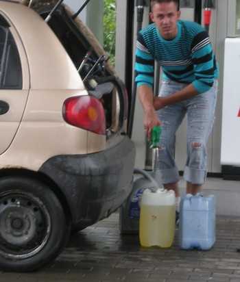 В Брянске сотни автомобилей попали в ремонт из-за плохого бензина