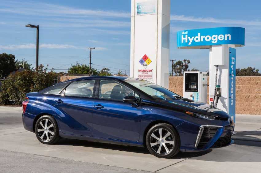 Япония начинает выпускать автомобили на водороде