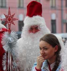 Екатерина Лахова сделала новогодние подарки брянским школам и арестантам