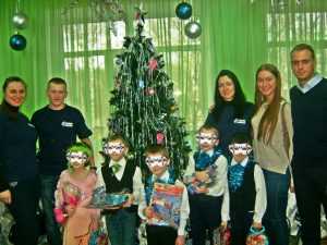 Брянская молодёжь подарила праздник детям в реабилитационном центре