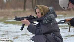 Украинская бабушка-каратель тренируется убивать
