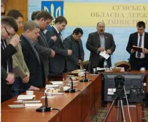 Украинские чиновники начали молиться в перерывах между людоедством