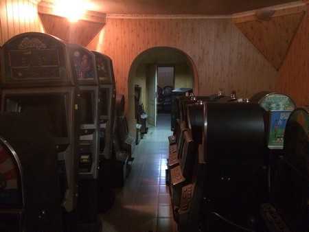 Брянская полиция закрыла в Клинцах игровой салон с 82 автоматами