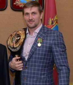 Брянский богатырь и депутат Виталий Минаков отпраздновал 30-летие