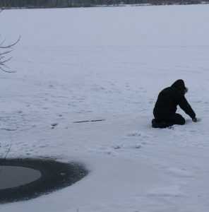 Брянцев попросили не ступать на лед водоемов
