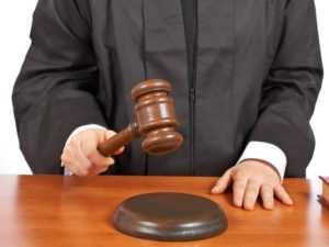Брянский суд арестовал имущество супругов, обвиняемых в мошенничестве