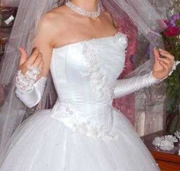 Брянские таможенники задержали украинца с 23 свадебными платьями