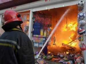 На карачевском рынке сгорели  павильоны с товаром
