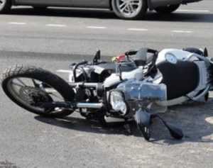 В Брянске водительница покалечила подростка-мотоциклиста