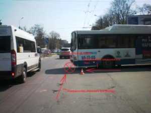 В Брянске грузовик протаранил автобус – пострадали четыре женщины