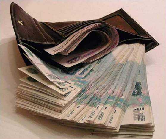 В брянском райцентре чиновник увел из казны 11 тысяч рублей