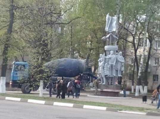 Памятник Брянской дивизии вернули на прежнее место